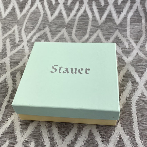 Staure Jade with Sterling Silver Necklace w/matching French Hook Earrings - Picture 7 of 8